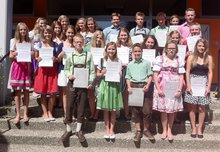 Die ausgezeichneten Schüler und Schülerinnen der Hauptschule Frankenburg