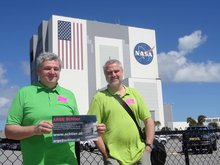 Foto (von Arge Schlier): Ing. Wilfried Ottinger und Dr. Franz Ottinger bei der Nasa