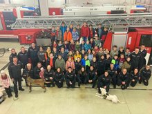 Frankenburger Feuerwehr-Nachwuchs traf die großen Vorbilder am Mittwoch, 22. November 2023, Copyright siehe www.meinbezirk.at