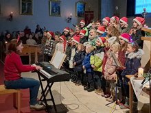 Buntes Adventkonzert verzauberte Kirchenbesucher am Donnerstag, 14. Dezember 2023, Copyright siehe www.meinbezirk.at