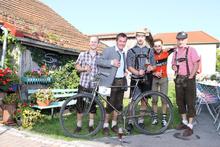 Das Siegerfoto (vlnr): Jogi Aiterbichler (1. mit Gangschaltung), Werner Aschenberger (1. Platz), Andreas Preuner (2. Platz), Erwin Preuner (2. mit Gangschaltung) und Johann Preckner (3. Platz)