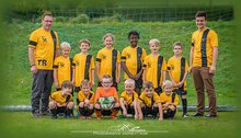 Neue Dressen für Frankenburgs U8-Fußballer am Donnerstag, 25. September 2014