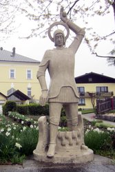 Foto (von Wilhelm Frickh): Der hl. Florian gehörte ursprünglich zum Florianibrunnen und zur Kapelle vor dem Kloster