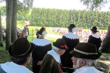 Fotos (von Wilhelm Frickh): Aufführung des Würfelspiels am Haushamerfeld am Freitag, 19. Juni 2015