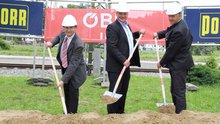 ÖBB errichten moderne Überfahrtsbrücke in Redl/Zipf am Donnerstag,  7. Juli 2016