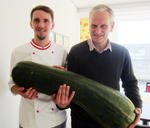 25-Kilo-Kürbis zum Einstand als Küchenchef am Mittwoch, 29. November 2017, Copyright siehe www.meinbezirk.at