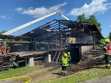 Feuerwehren löschen Großbrand in Sägewerk am Mittwoch, 21. Juli 2021, Copyright siehe www.meinbezirk.at